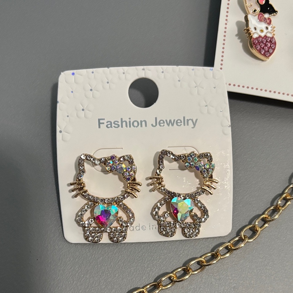 Hello Kitty accessories Bundle - Picture 3 of 5